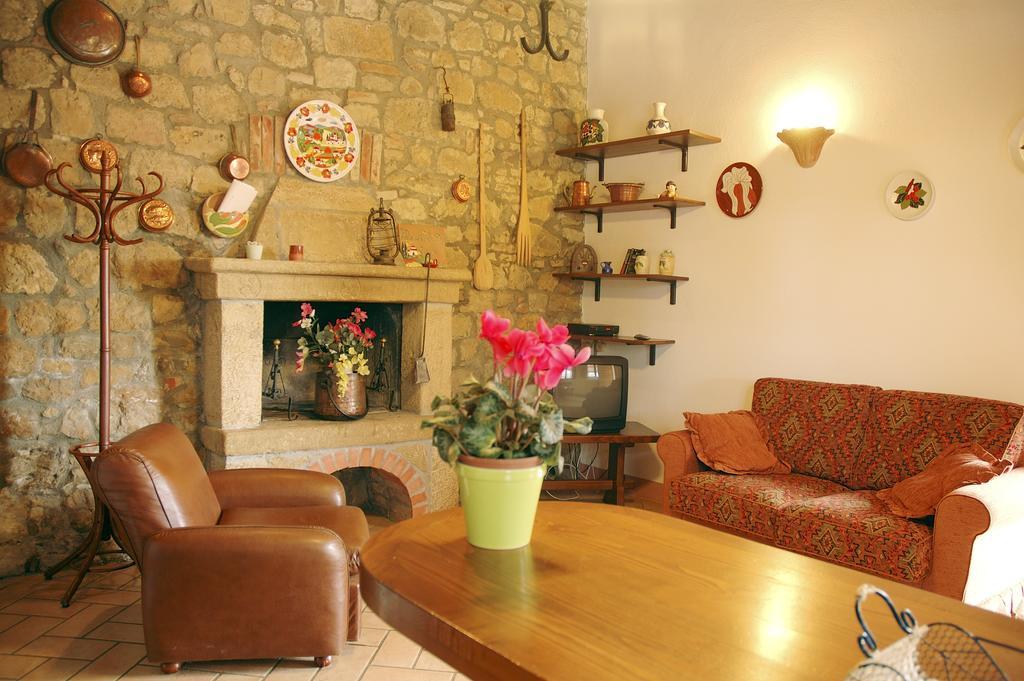 Agriturismo Palazzo Conti - B Пиенца Экстерьер фото